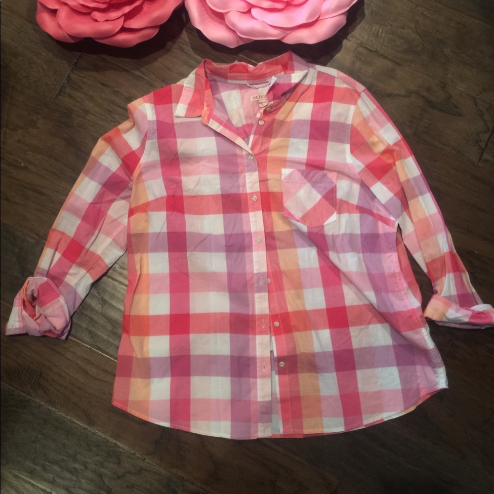 ⭐️☀️woman’s button up shirt⭐️